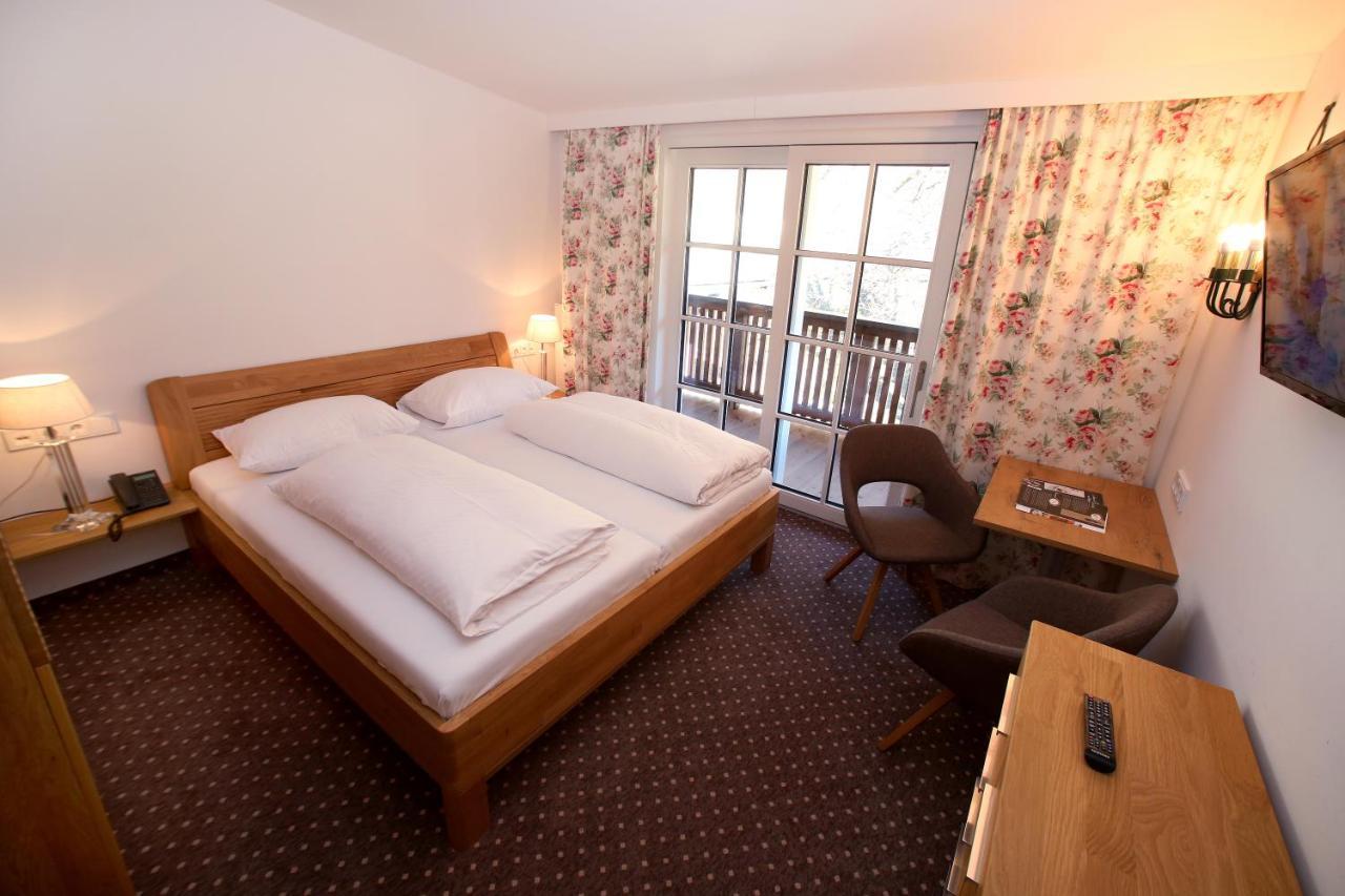 Hotel Lukashansl Hundsdorf エクステリア 写真