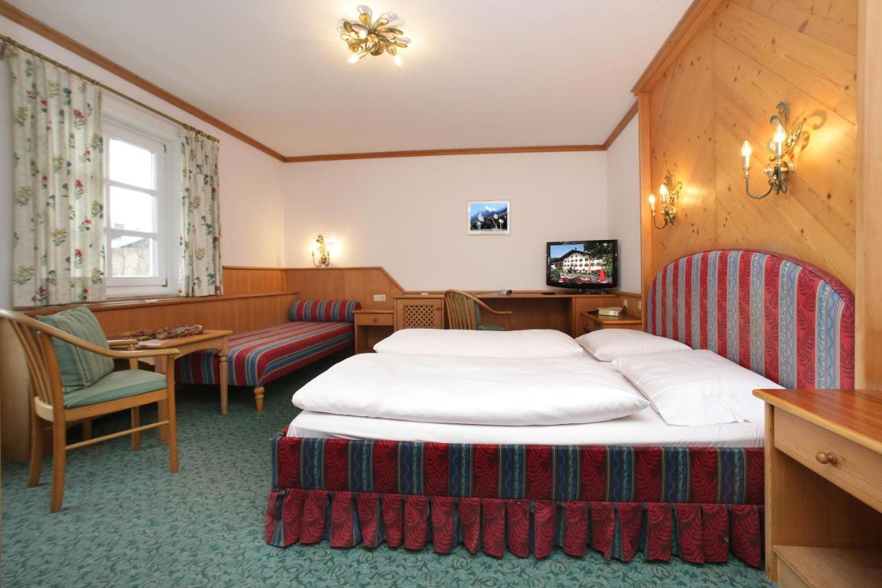 Hotel Lukashansl Hundsdorf エクステリア 写真