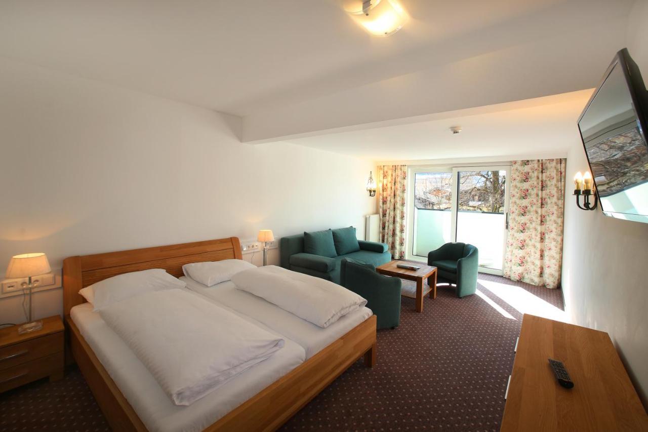 Hotel Lukashansl Hundsdorf エクステリア 写真